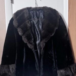 Glenoit Regina Glenara Women's Black Faux Fur Cape Coat